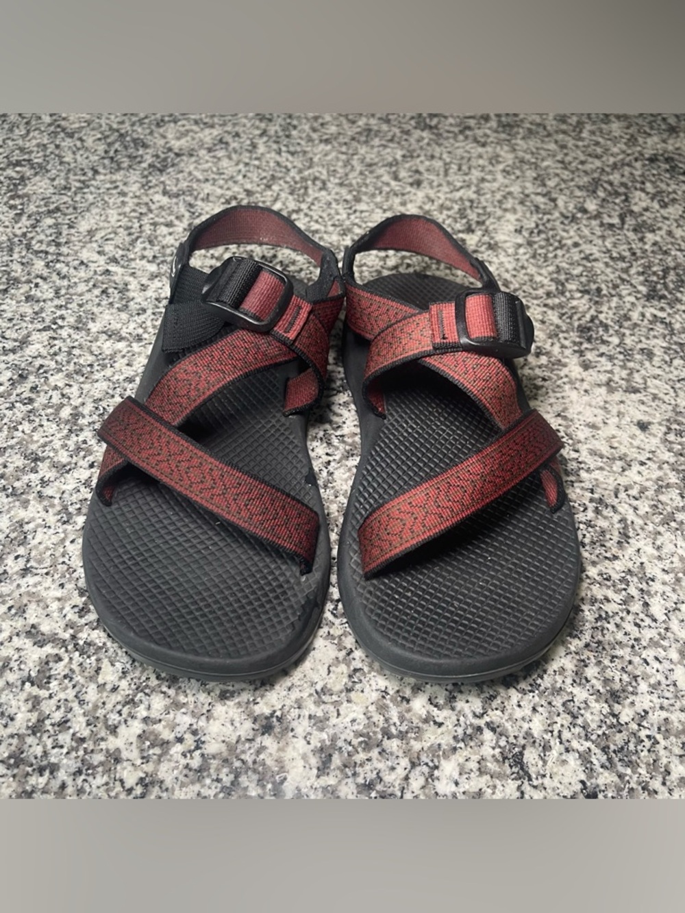 Chaco Z/1 Classic Sandals Mens 9 Red Strappy Vibram Hiking Outdoor Water Shoes